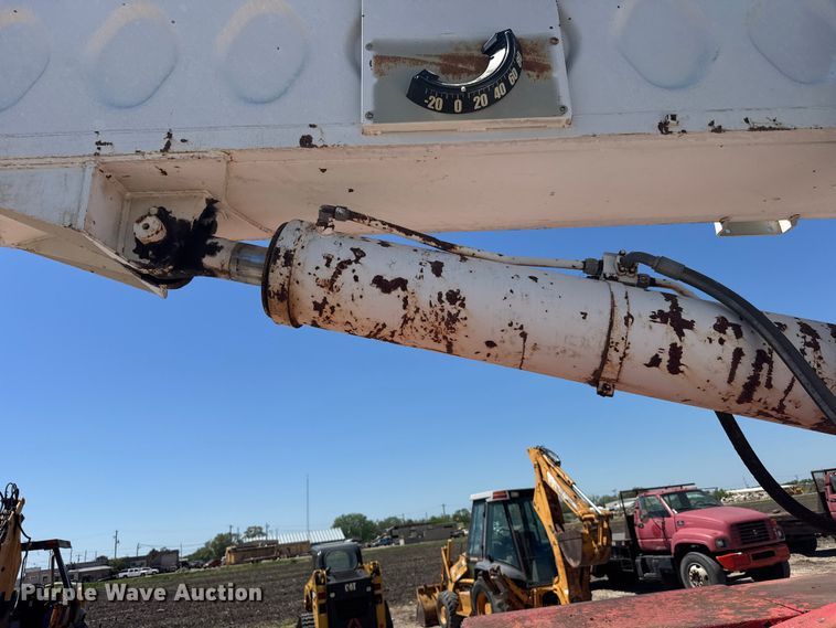 image for item FB7249 FMC HSP-8018 crane