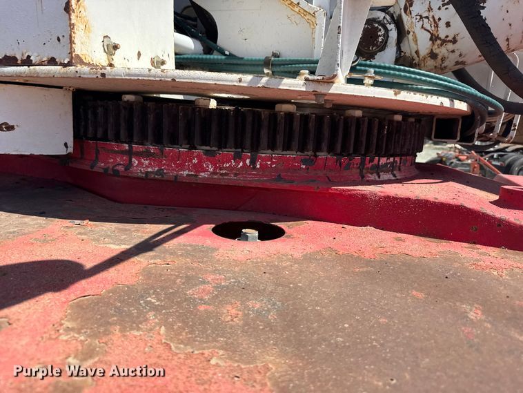 image for item FB7249 FMC HSP-8018 crane