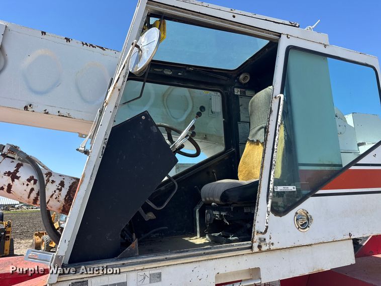 image for item FB7249 FMC HSP-8018 crane
