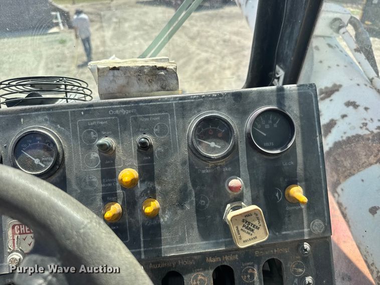 image for item FB7249 FMC HSP-8018 crane