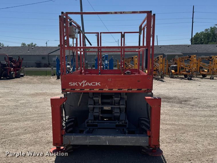 image for item FB7250 2013 Skyjack SJ6826RT scissor lift