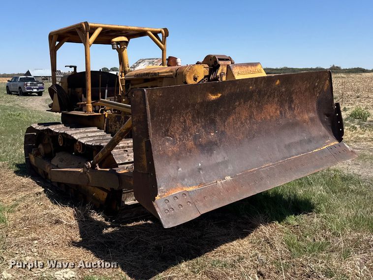 image for item FB7260 Caterpillar D7 dozer