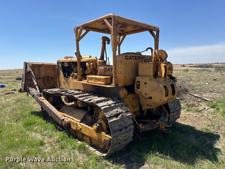 image for item FB7260 Caterpillar D7 dozer