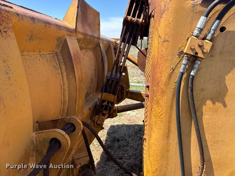 image for item FB7260 Caterpillar D7 dozer