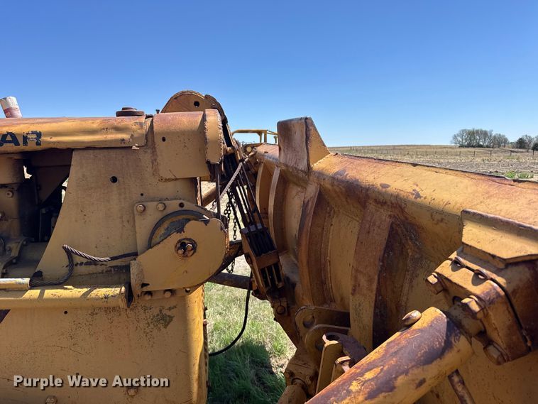 image for item FB7260 Caterpillar D7 dozer