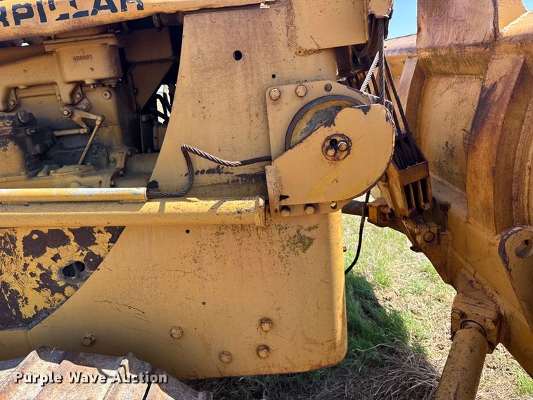 image for item FB7260 Caterpillar D7 dozer