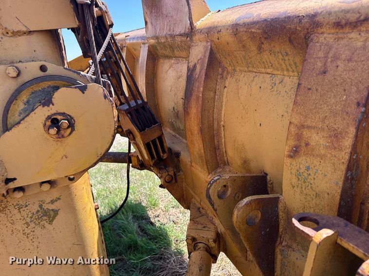 image for item FB7260 Caterpillar D7 dozer