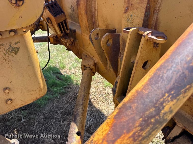 image for item FB7260 Caterpillar D7 dozer