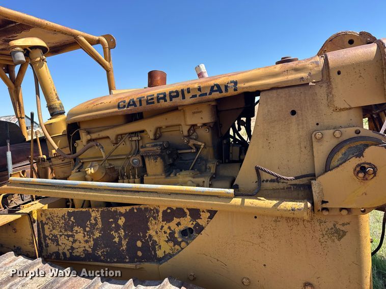 image for item FB7260 Caterpillar D7 dozer