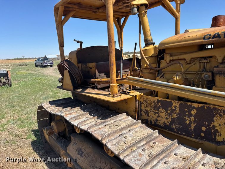 image for item FB7260 Caterpillar D7 dozer