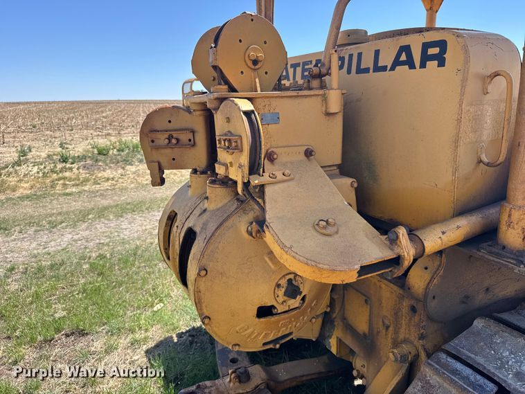 image for item FB7260 Caterpillar D7 dozer