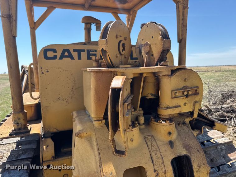 image for item FB7260 Caterpillar D7 dozer
