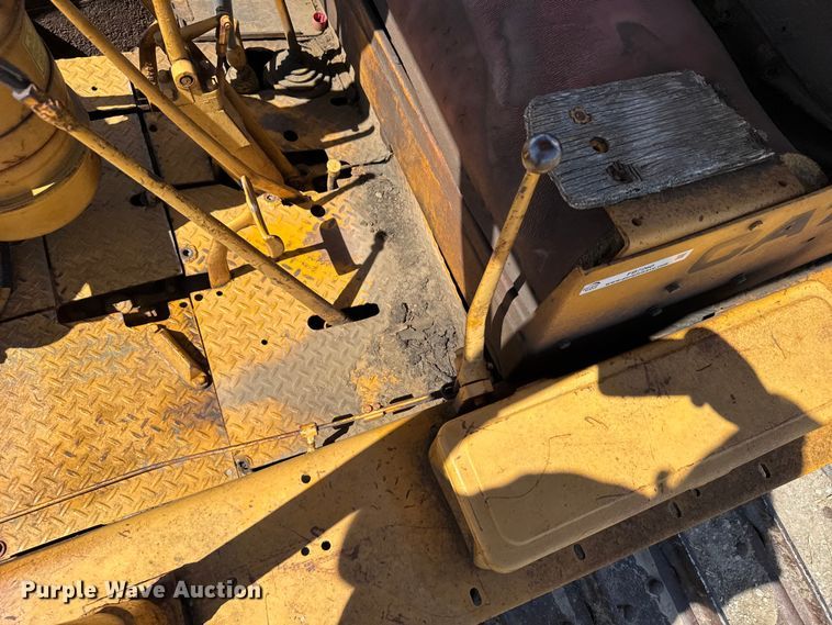 image for item FB7260 Caterpillar D7 dozer