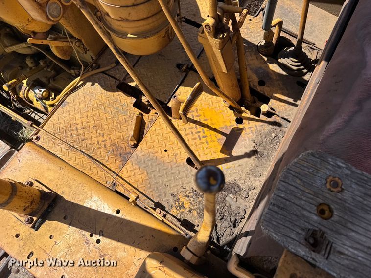 image for item FB7260 Caterpillar D7 dozer