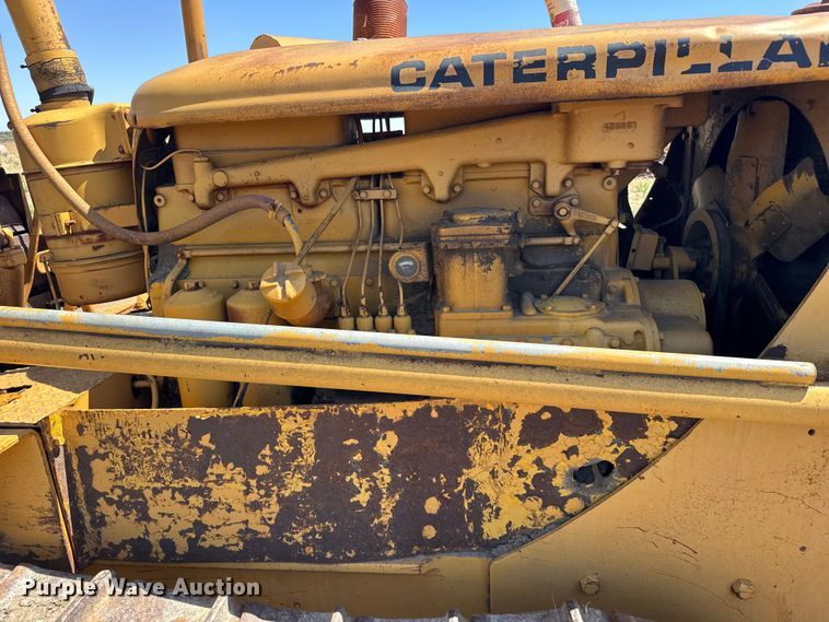image for item FB7260 Caterpillar D7 dozer