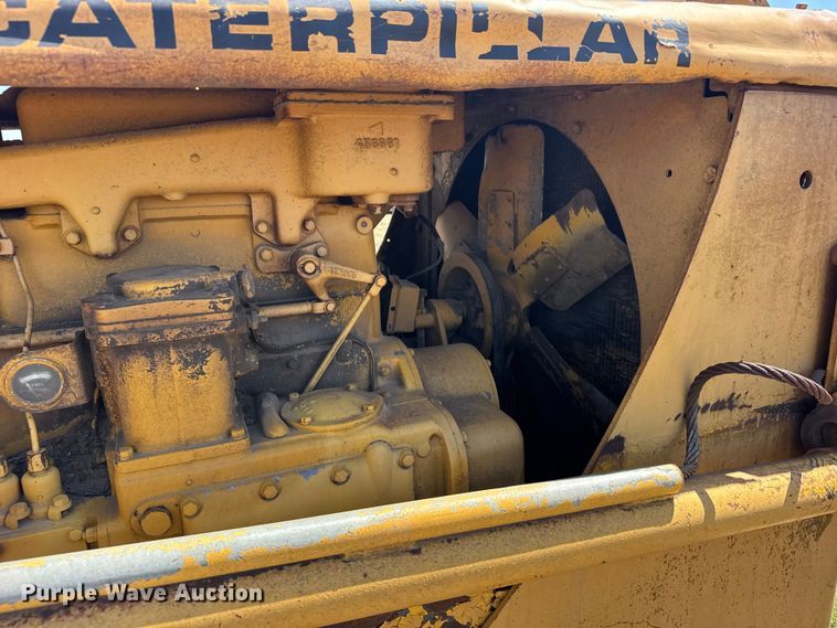 image for item FB7260 Caterpillar D7 dozer