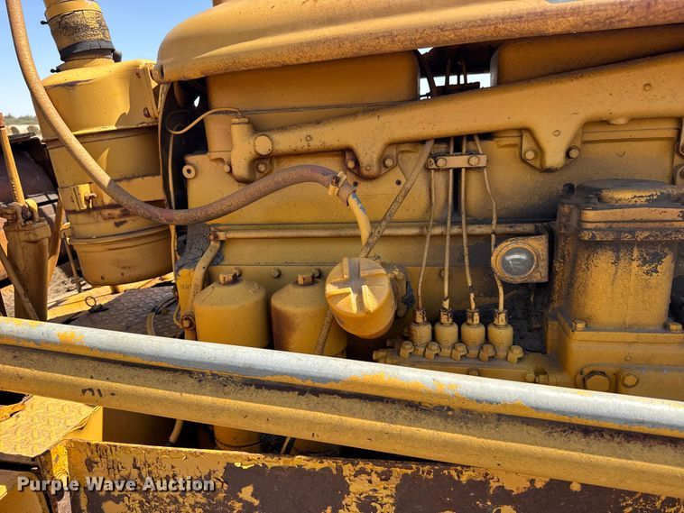 image for item FB7260 Caterpillar D7 dozer