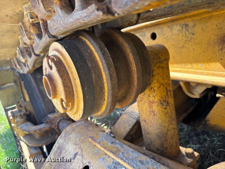 image for item FB7260 Caterpillar D7 dozer