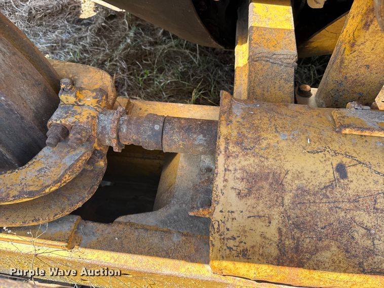 image for item FB7260 Caterpillar D7 dozer