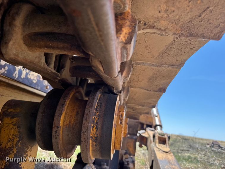 image for item FB7260 Caterpillar D7 dozer