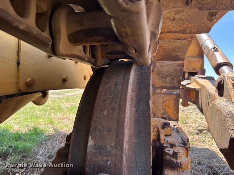 image for item FB7260 Caterpillar D7 dozer
