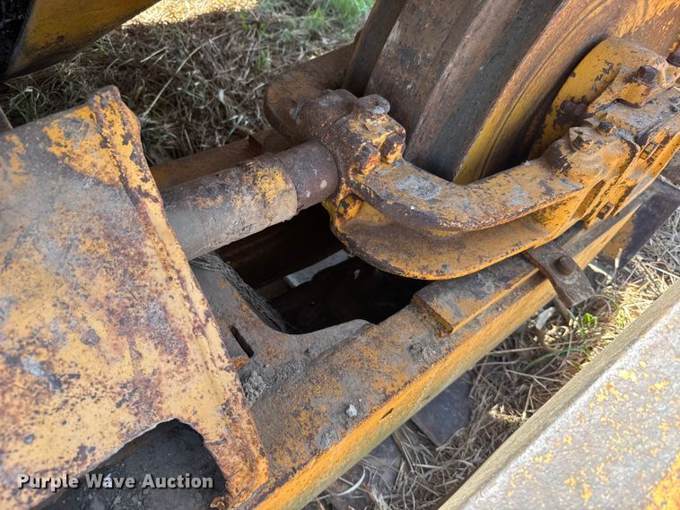 image for item FB7260 Caterpillar D7 dozer