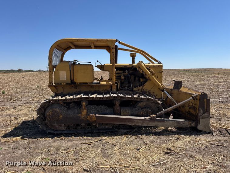 image for item FB7261 1965 Caterpillar D7E dozer