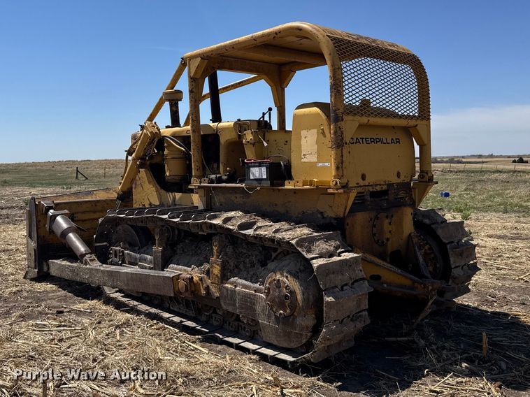 image for item FB7261 1965 Caterpillar D7E dozer