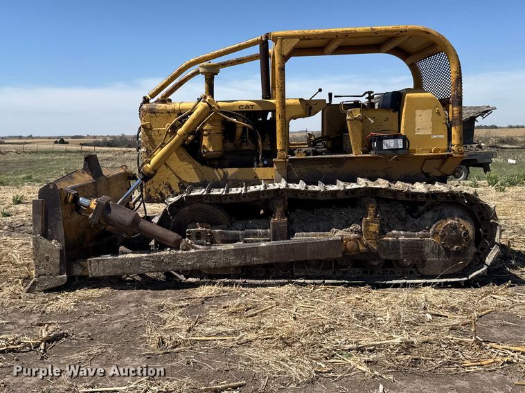 image for item FB7261 1965 Caterpillar D7E dozer