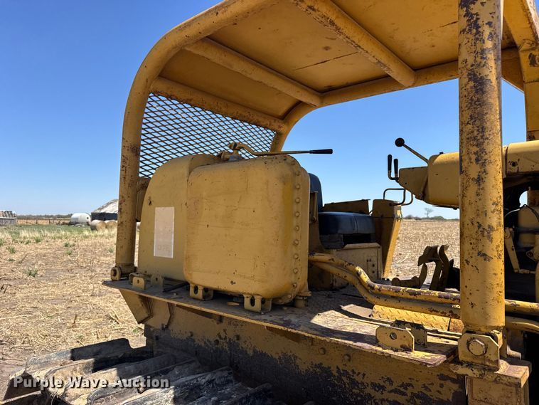 image for item FB7261 1965 Caterpillar D7E dozer