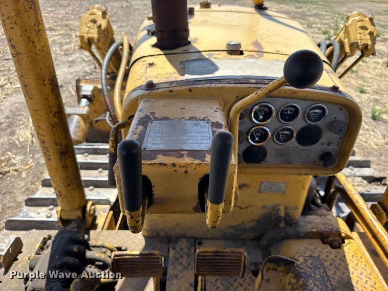 image for item FB7261 1965 Caterpillar D7E dozer