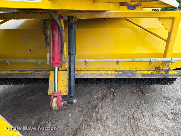 image for item FB8113 2017 Superior Broom DT80-K broom