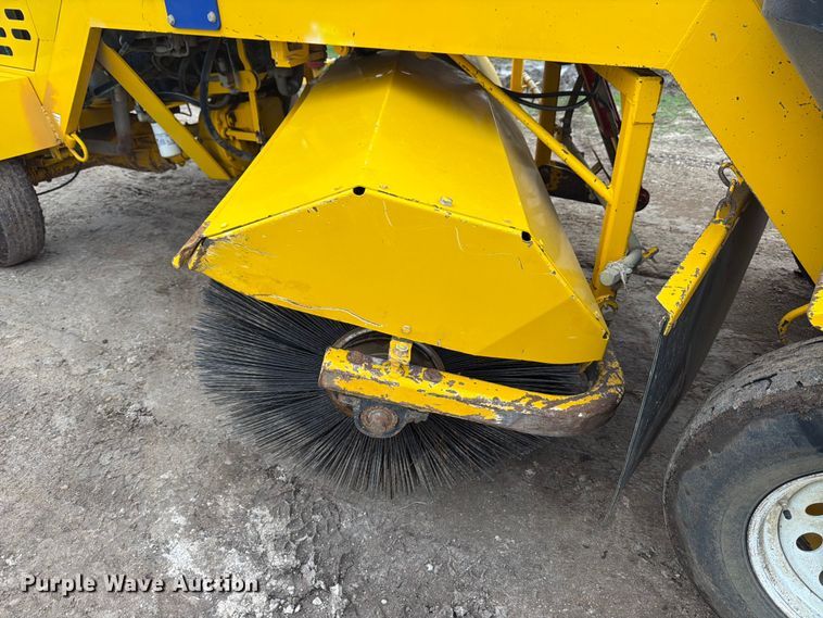 image for item FB8113 2017 Superior Broom DT80-K broom