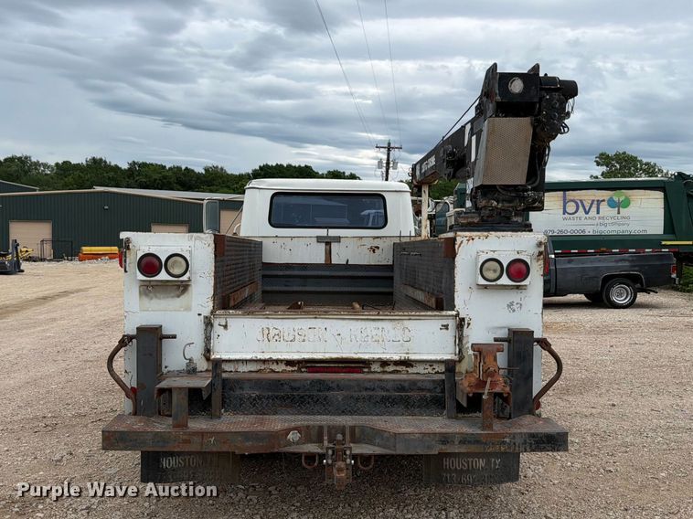 image for item FB8117 1999 International 4700 LPX utility / service truck