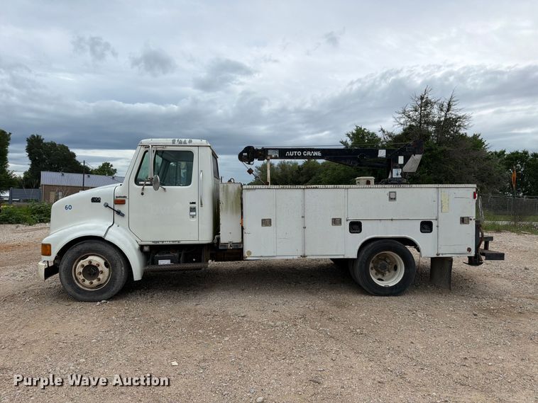 image for item FB8117 1999 International 4700 LPX utility / service truck
