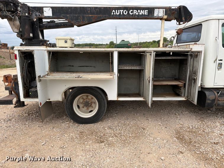 image for item FB8117 1999 International 4700 LPX utility / service truck