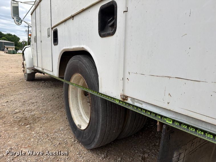 image for item FB8117 1999 International 4700 LPX utility / service truck