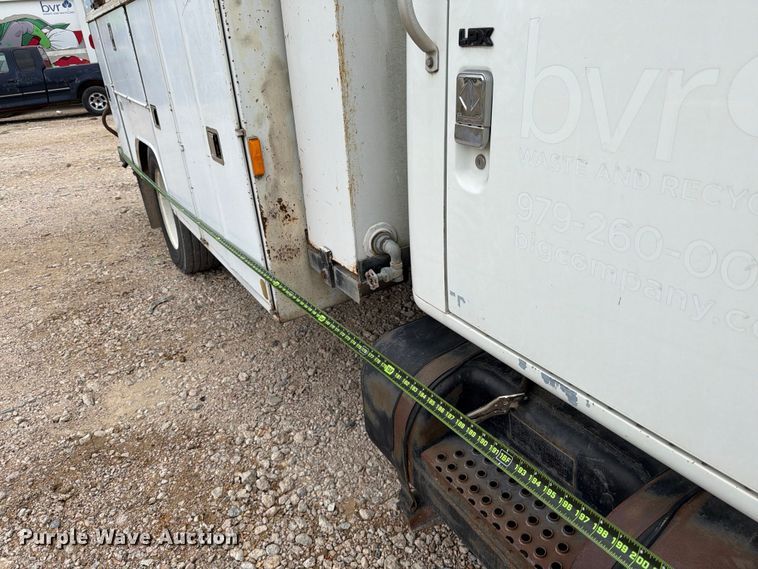 image for item FB8117 1999 International 4700 LPX utility / service truck