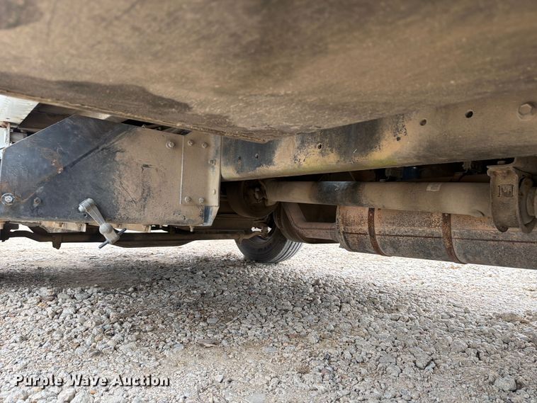 image for item FB8117 1999 International 4700 LPX utility / service truck