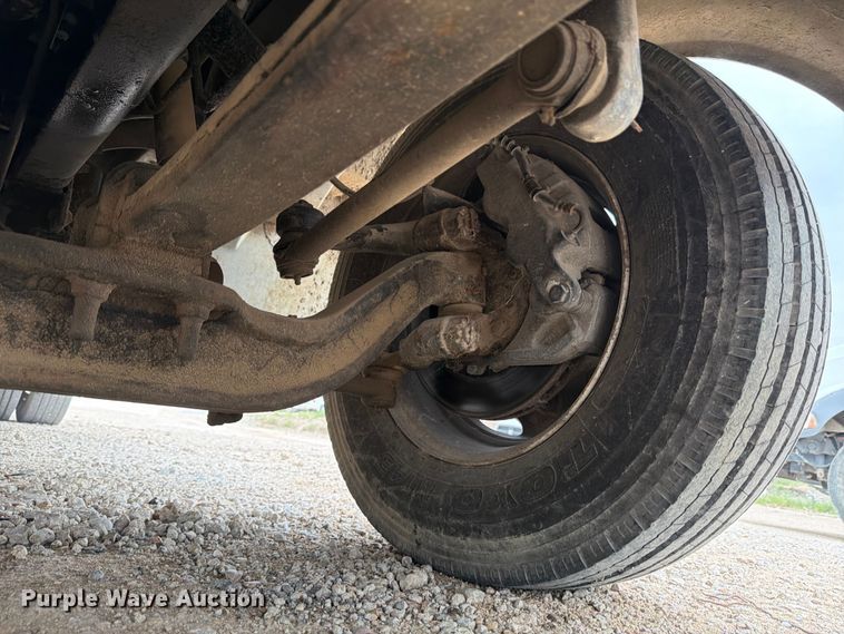 image for item FB8117 1999 International 4700 LPX utility / service truck