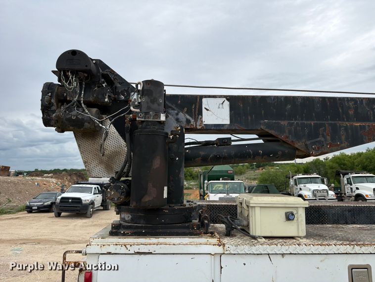 image for item FB8117 1999 International 4700 LPX utility / service truck