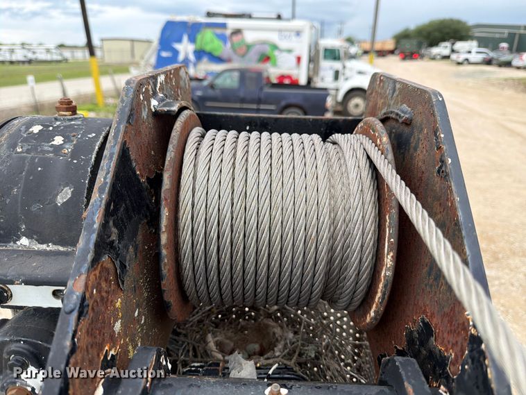 image for item FB8117 1999 International 4700 LPX utility / service truck