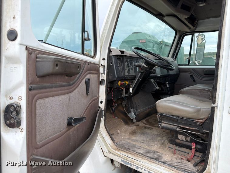 image for item FB8117 1999 International 4700 LPX utility / service truck