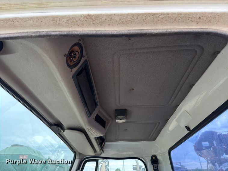 image for item FB8117 1999 International 4700 LPX utility / service truck