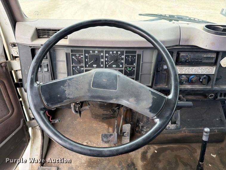 image for item FB8117 1999 International 4700 LPX utility / service truck