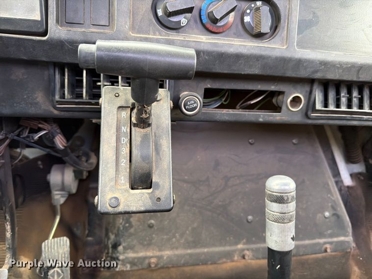 image for item FB8117 1999 International 4700 LPX utility / service truck