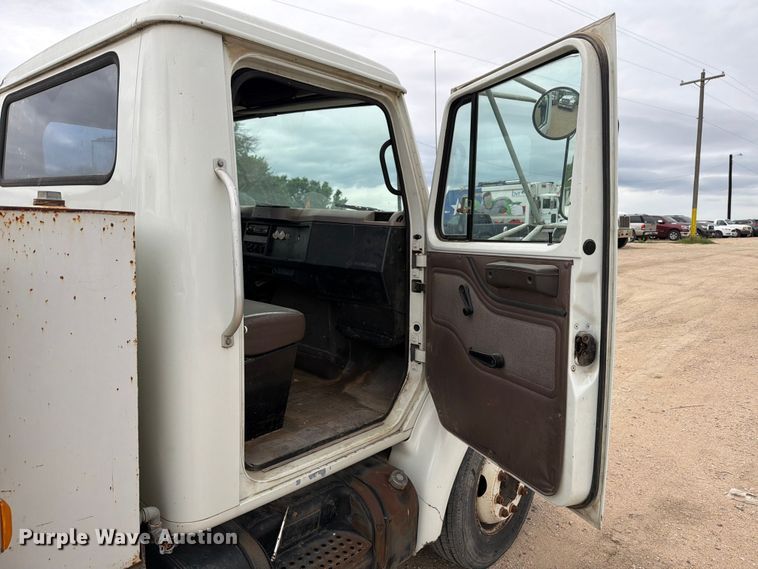 image for item FB8117 1999 International 4700 LPX utility / service truck