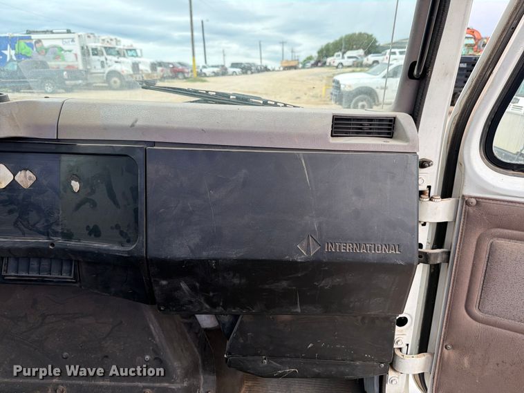 image for item FB8117 1999 International 4700 LPX utility / service truck