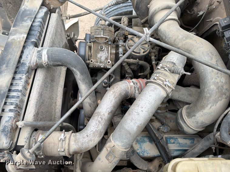 image for item FB8117 1999 International 4700 LPX utility / service truck