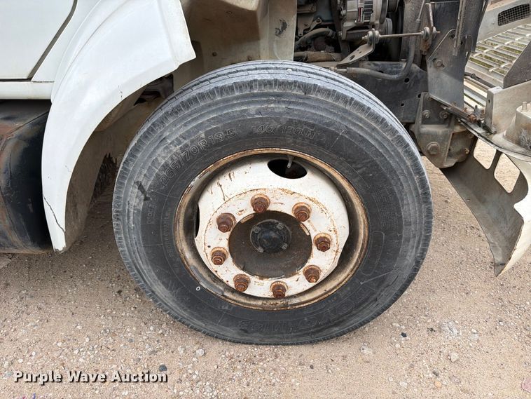 image for item FB8117 1999 International 4700 LPX utility / service truck